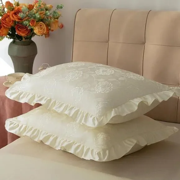 NWT Set of 2 Classic Rose Pattern Damask Decorative Pillow Shams, Ivory. - Picture 3 of 6